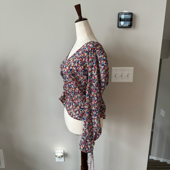 NWT! V-Neck Gather Front and Smocked Back Dainty Floral Top with Ties on Cuff - Picture 7 of 10